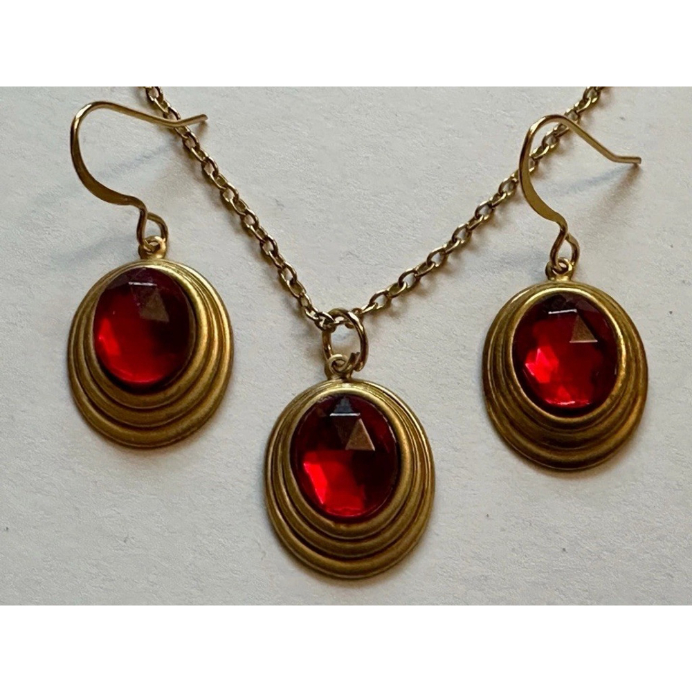 VINTAGE NECKLACE SET RED LUCITE GEM Oval BRASS Dangle EARRINGS Valentine Goldton